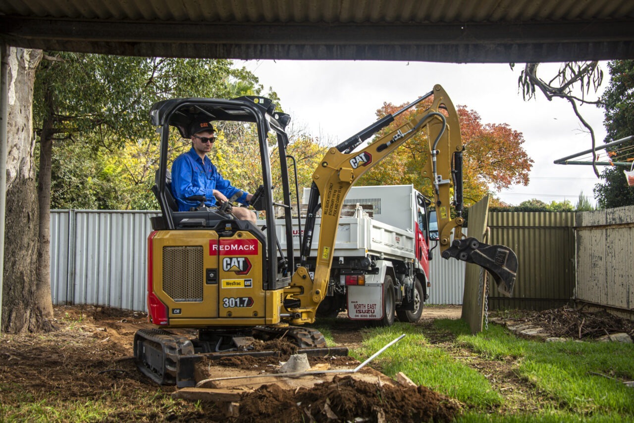 2 Tonne (CAT 301.7) Excavators Hire